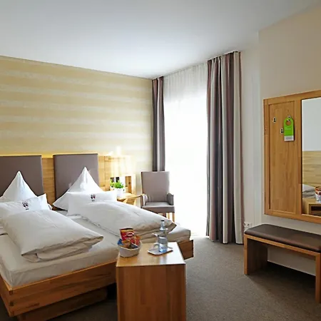 Zum Hirsch***s Hotel